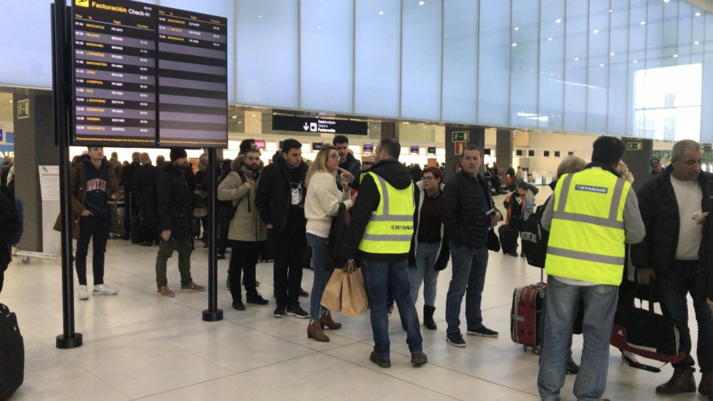 Convocatoria de huelga los días 23 y 26 de diciembre en el aeropuerto de Corvera