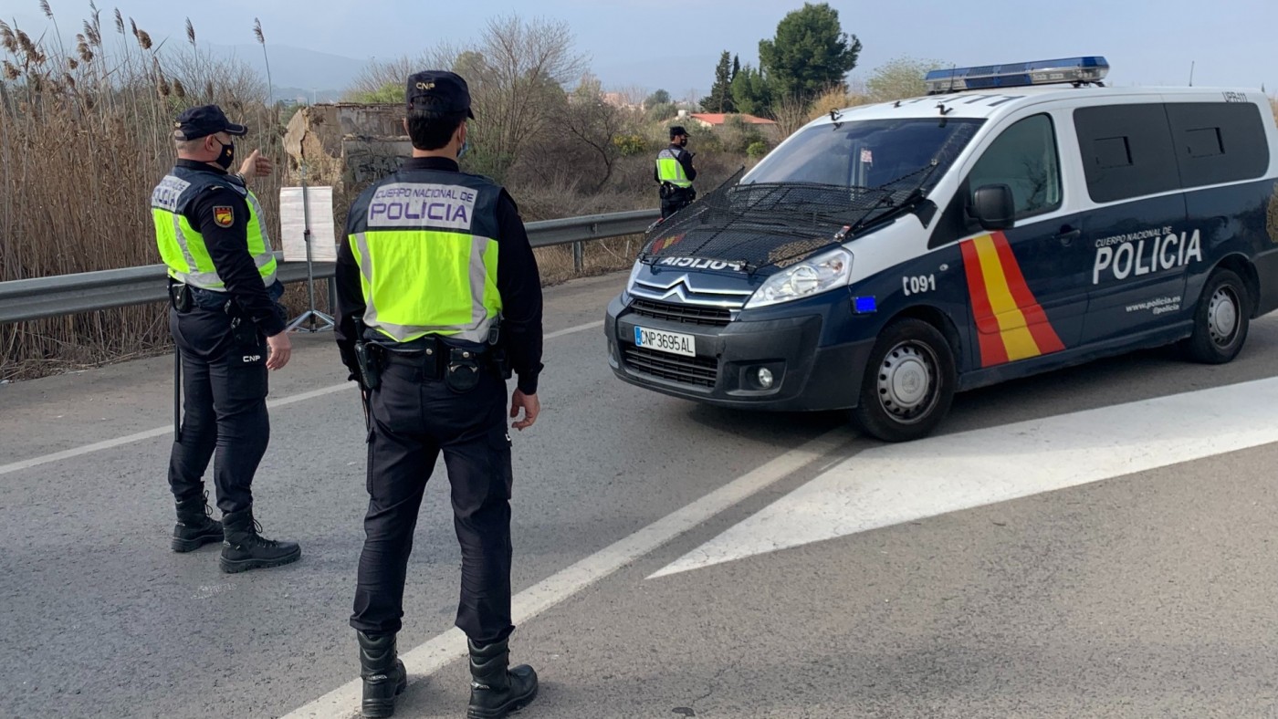 Esclarecen varios delitos tras la detención de dos varones que circulaban en un coche robado en Murcia