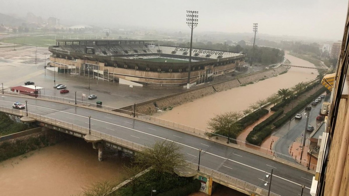 Aviso naranja por lluvias en el Campo de Cartagena con aportaciones de hasta 80 litros de lluvia en 12 horas 