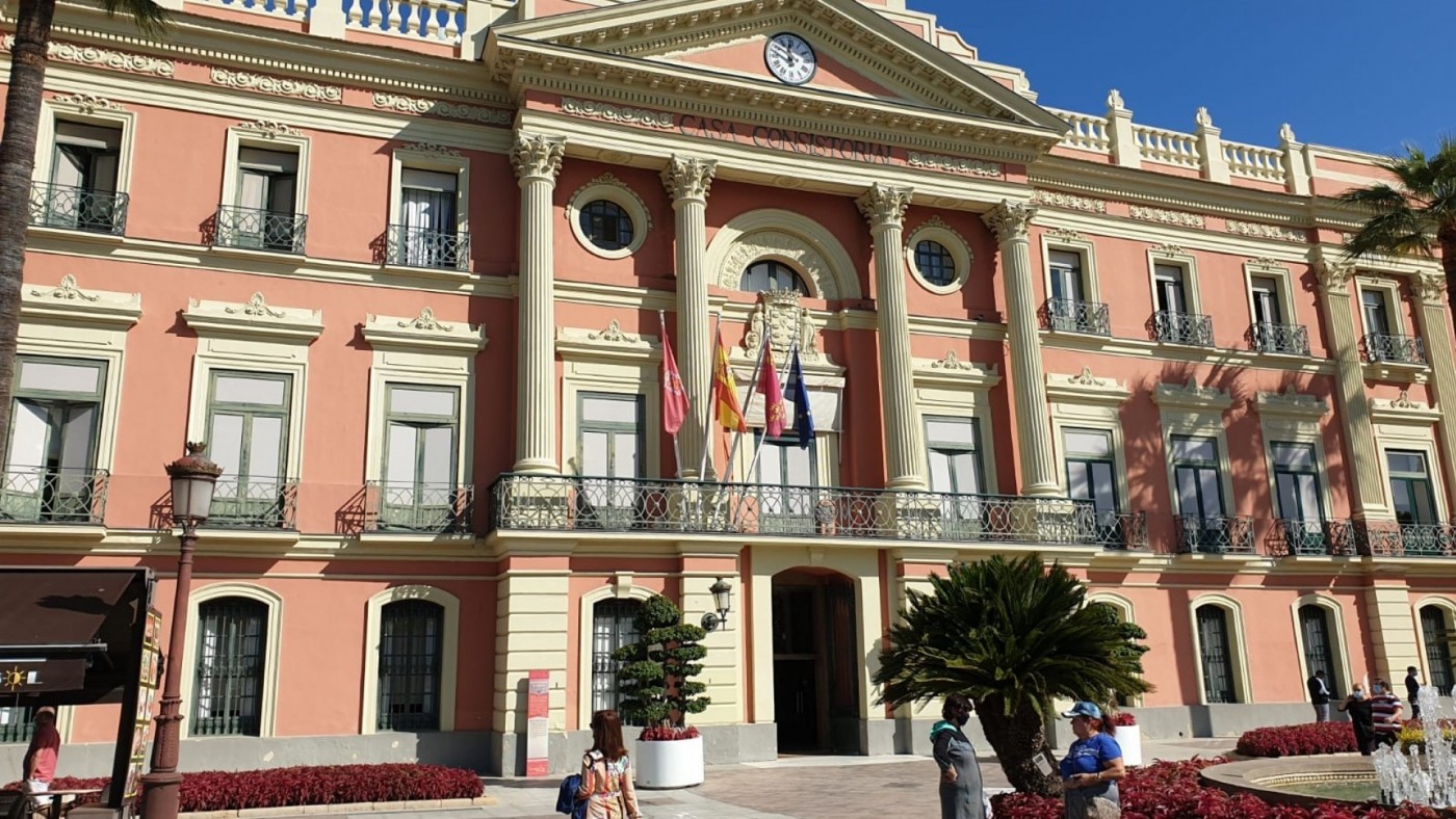 Murcia afronta la transición institucional tras el fallecimiento del alcalde