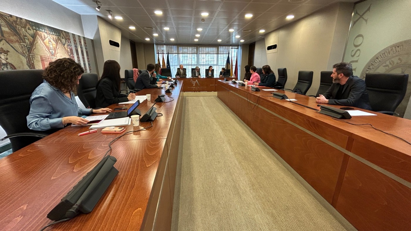 Se suspende nada más comenzar la comisión de la Asamblea Regional para investigar los contratos del Servicio Murciano de Salud
