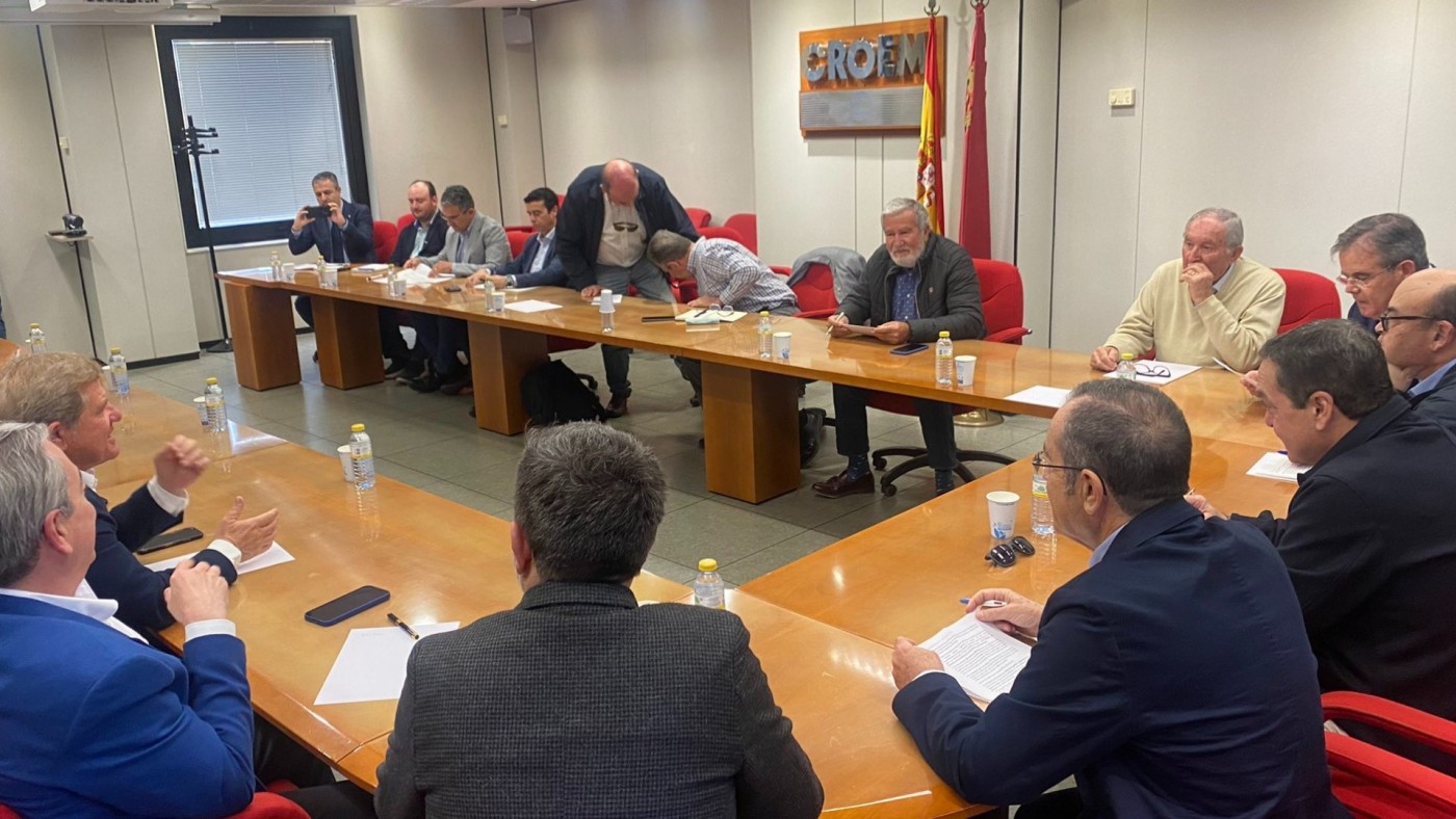 La Mesa del Agua anuncia una "avalancha de recursos" contra el recorte del trasvase