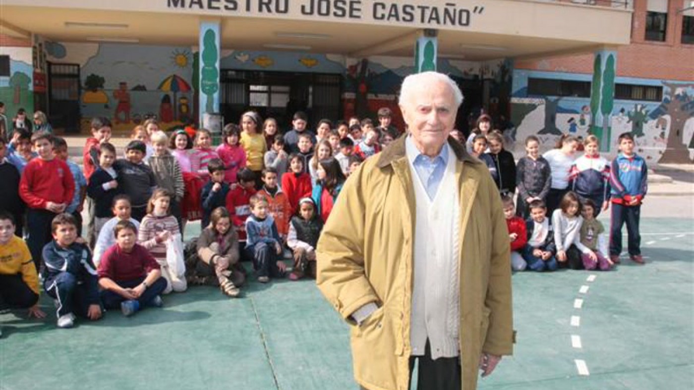 José Castaño con sus alumnos