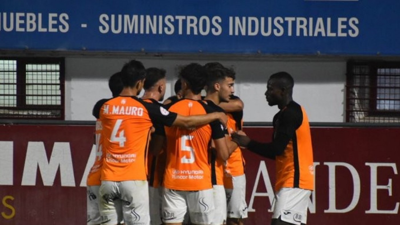 Asedio estéril del Yeclano ante un efectivo Fuenlabrada (0-1)