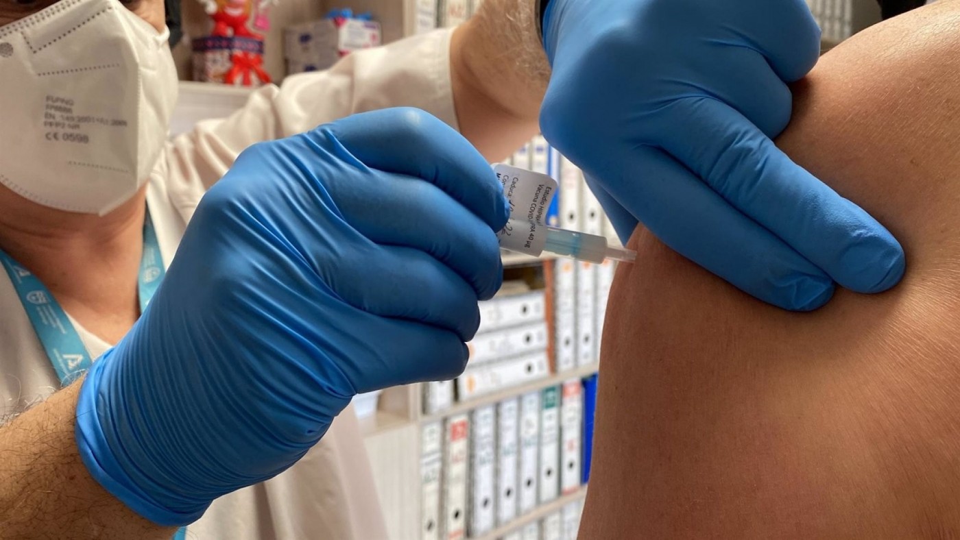 La EMA da su visto bueno a la vacuna de HIPRA como dosis de refuerzo