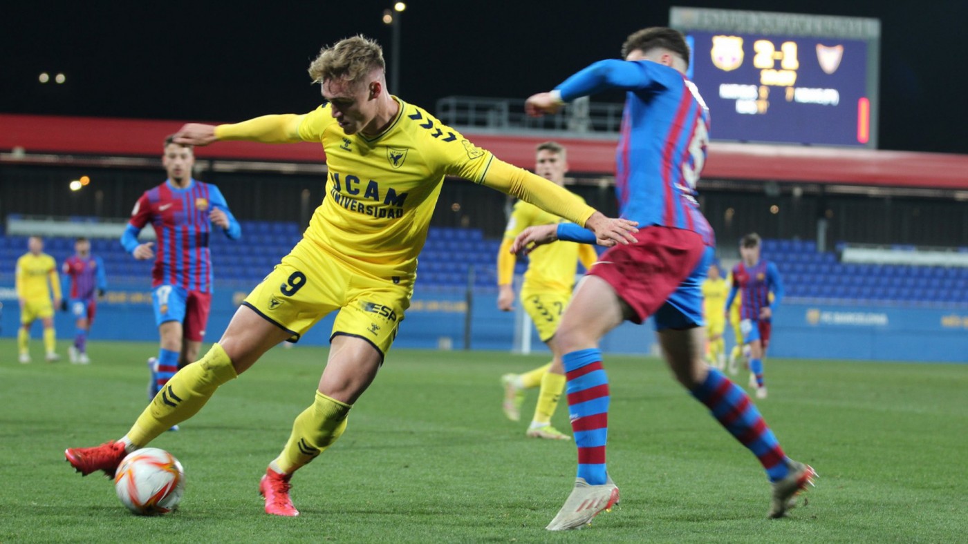 El UCAM se queda a medias ante el filial del Barça (2-2)