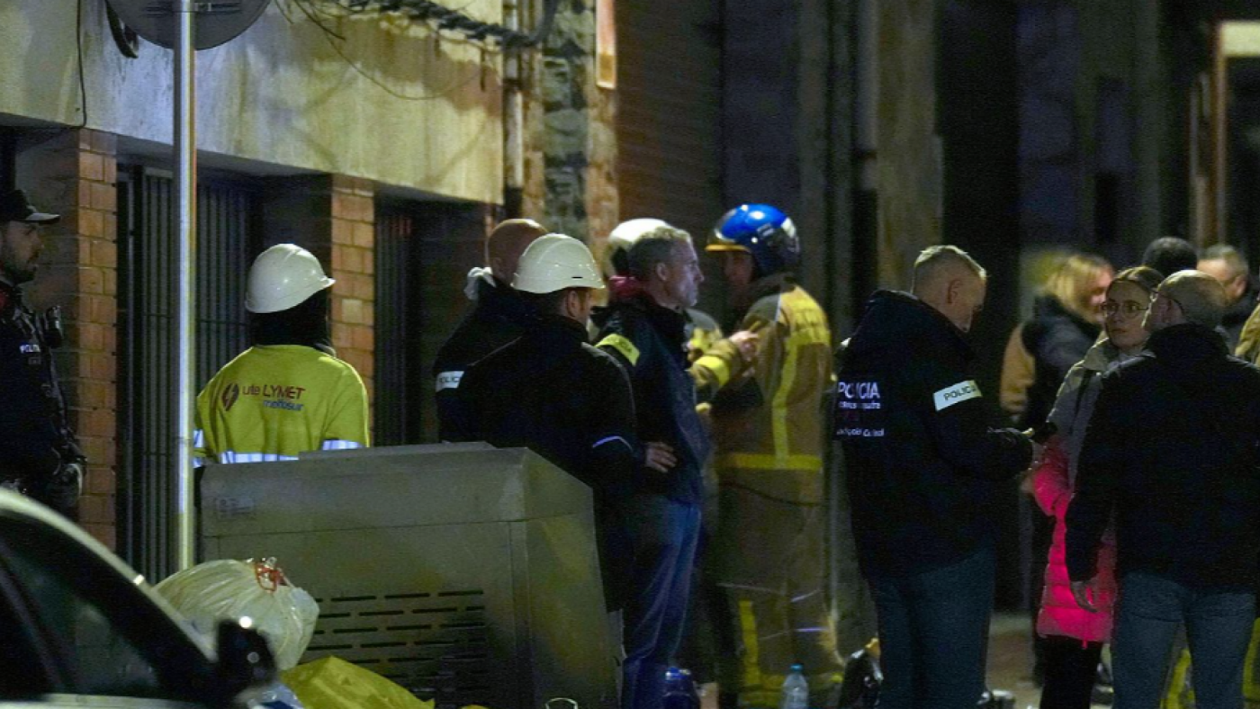 Tragedia en la localidad barcelonesa de Manlleu: mueren cinco adolescentes en el incendio de un edificio