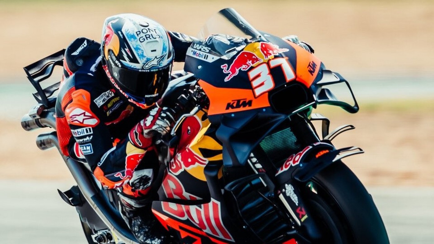 Acosta brilla en los entrenamientos libres de Tailandia 