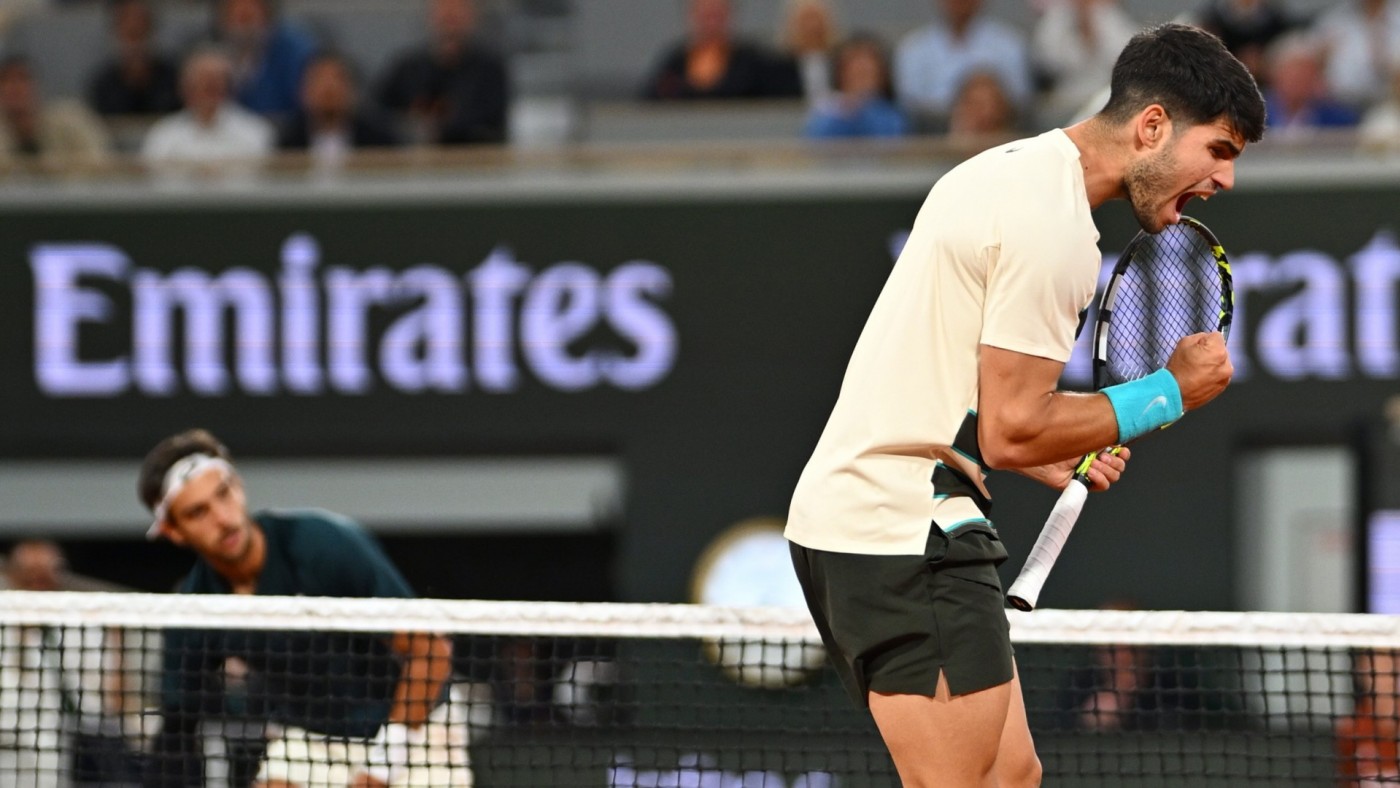 Alcaraz funde a Musetti y vuelve a la final de Roland Garros