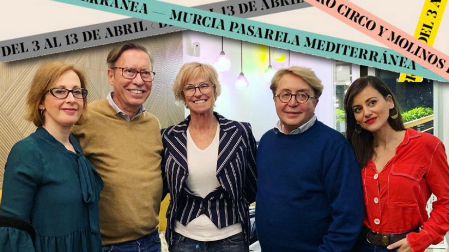 Victorio y Lucchino junto con organizadoras de Murcia Pasarela Mediterránea
