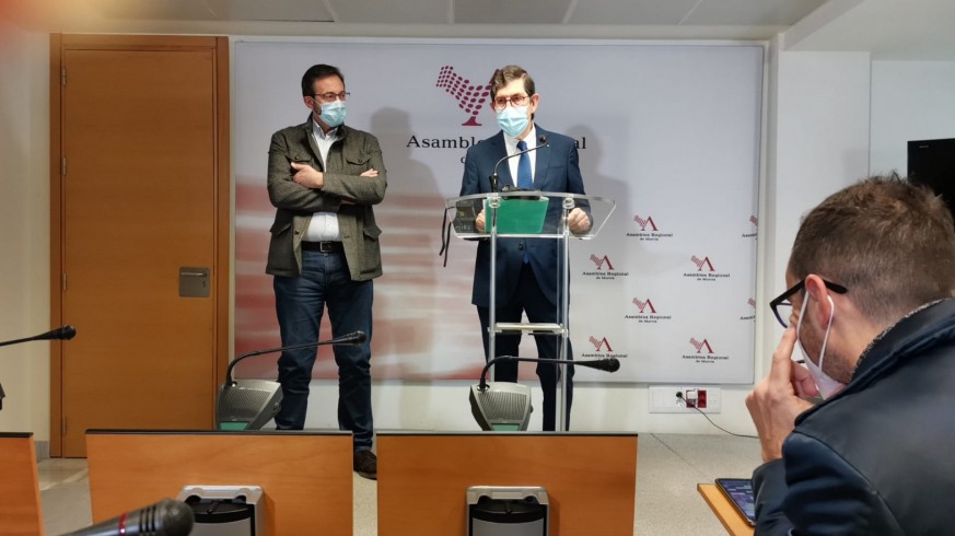 Villegas junto Asensio López en rueda de prensa