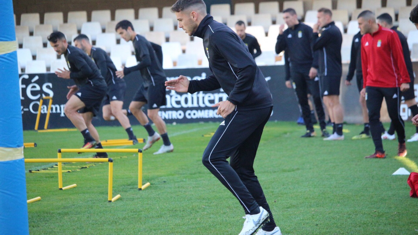El FC Cartagena prepara a puerta cerrada el partido contra el Talavera
