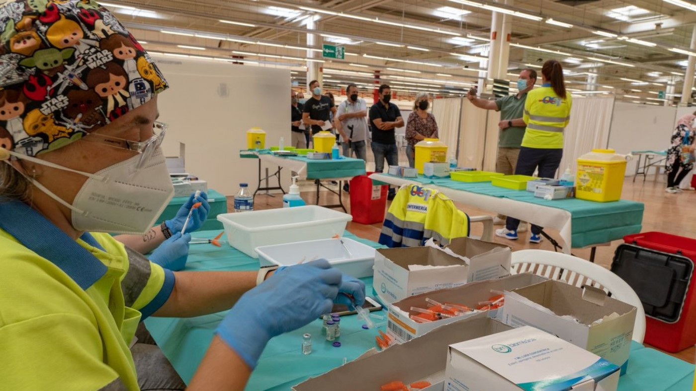 Doce fallecidos y 1.631 contagios covid este viernes en la Región