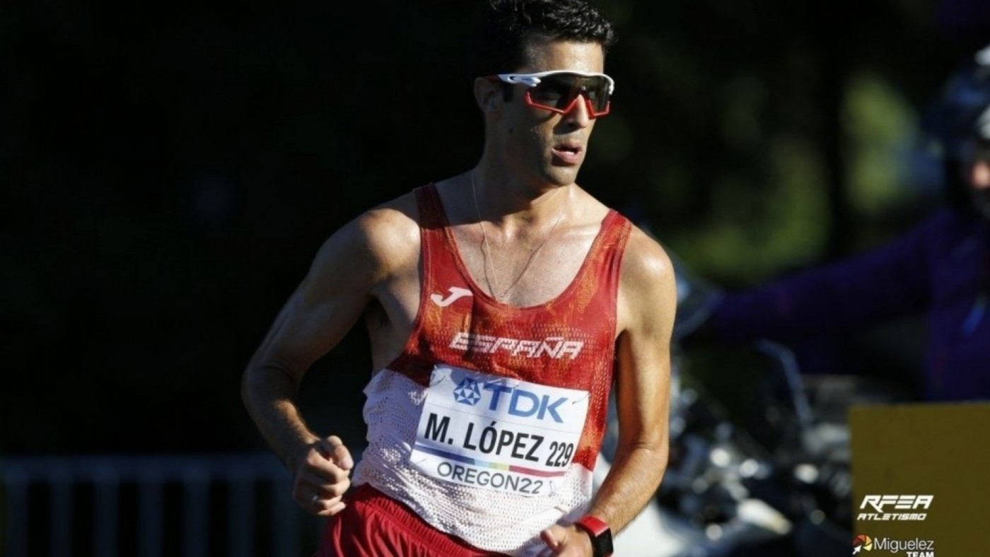 Miguel Ángel López, ante su primer 35km del curso en Podebrady
