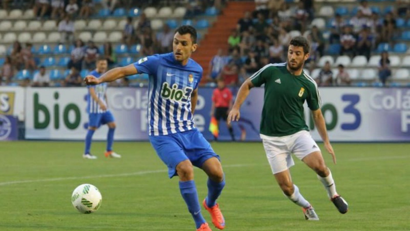 Chavero con la camiseta de la Ponferradina