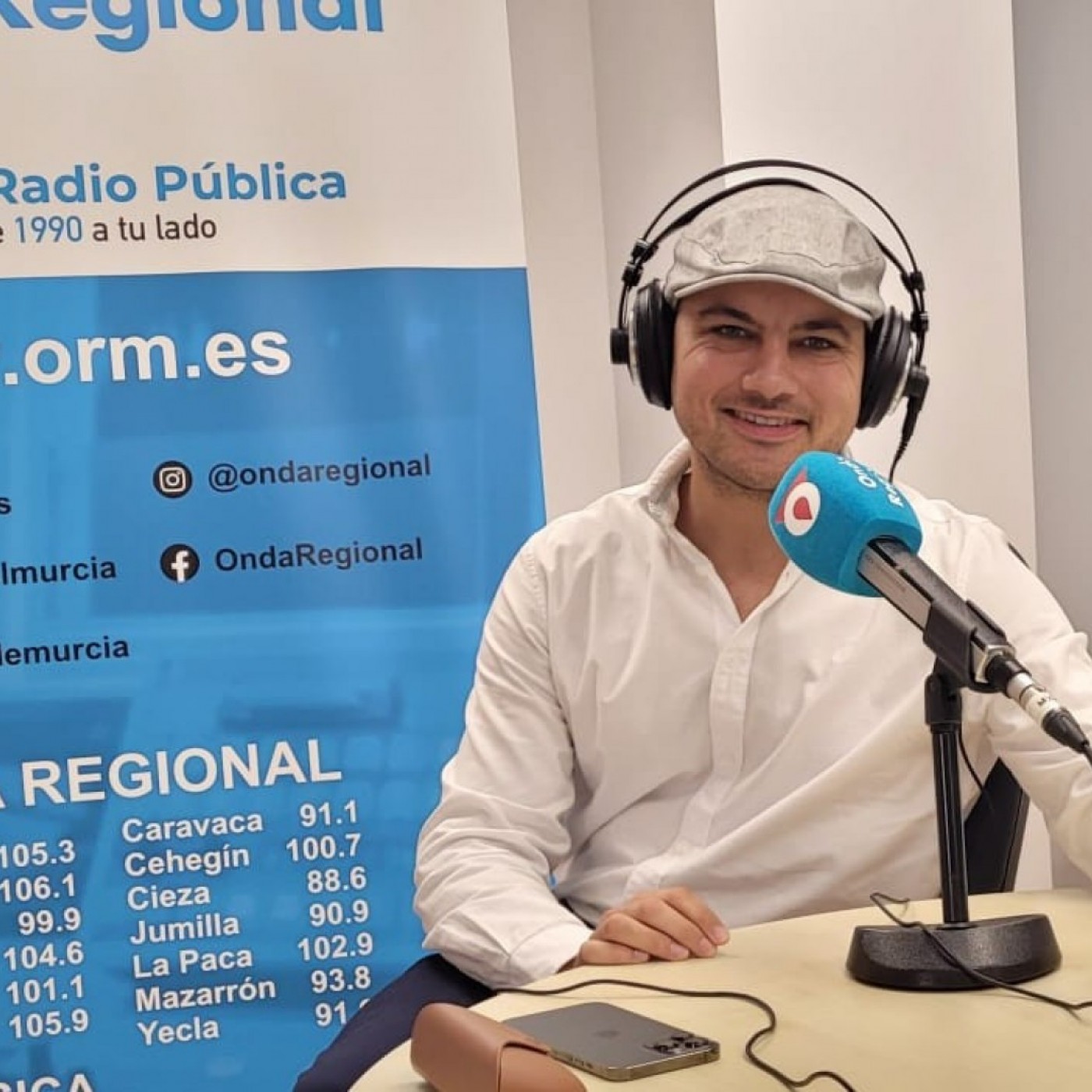 Portada de EL ROMPEOLAS