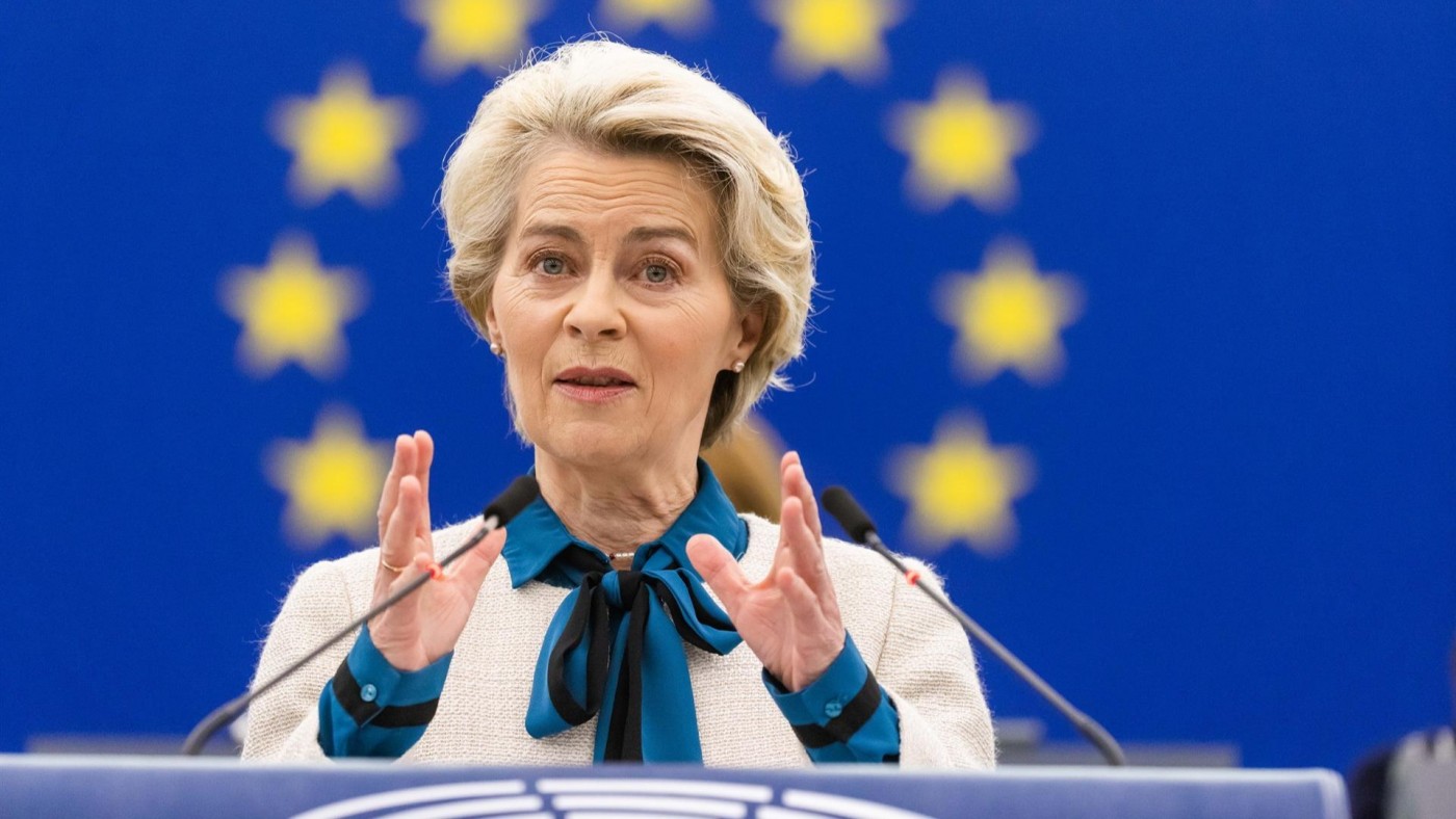 Von der Leyen retira plan de reducir un 50% pesticidas ante "polarización" en torno al sector agrícola