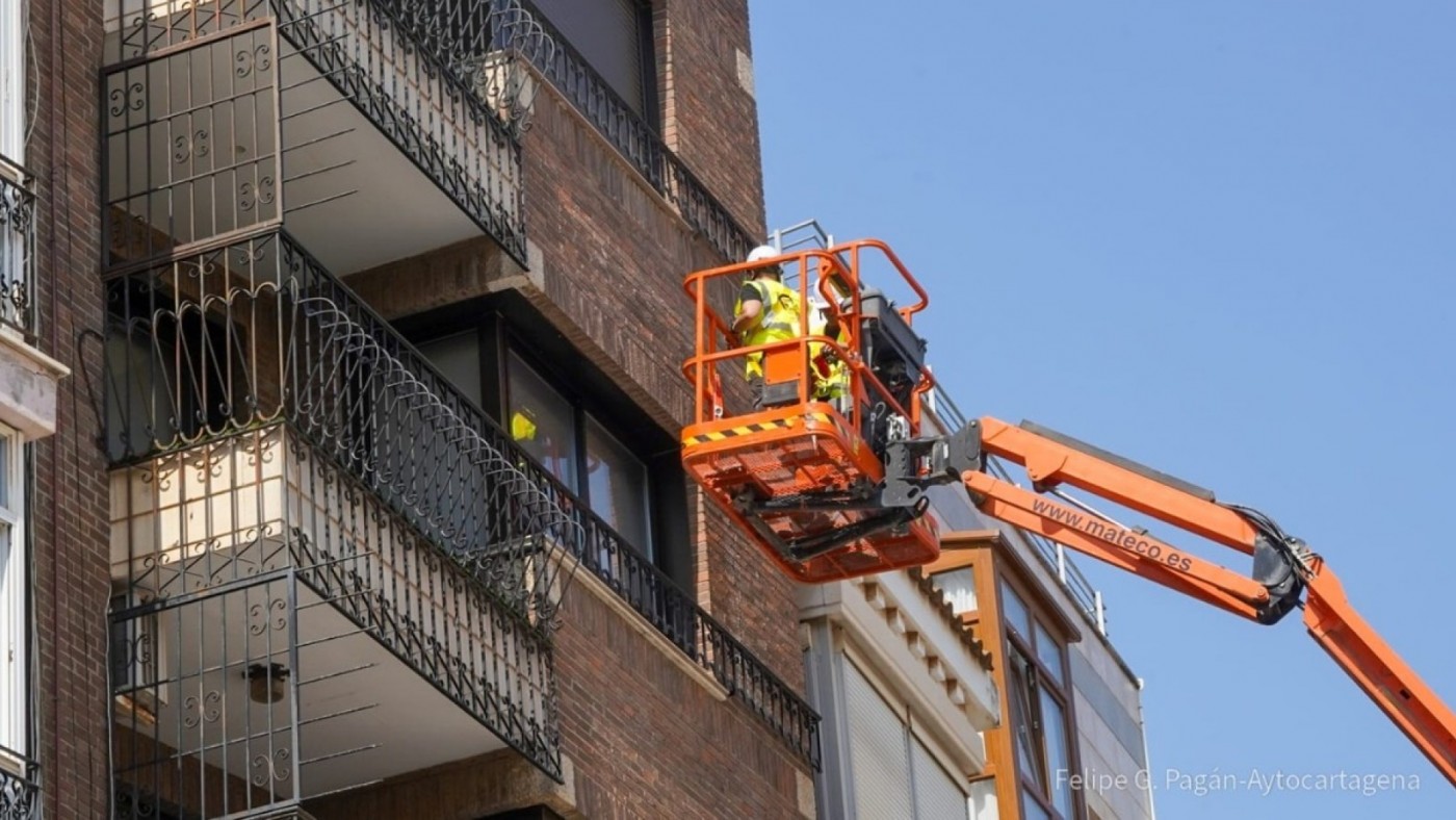 La calle del Carmen de Cartagena se cubrirá con toldos para combatir el calor