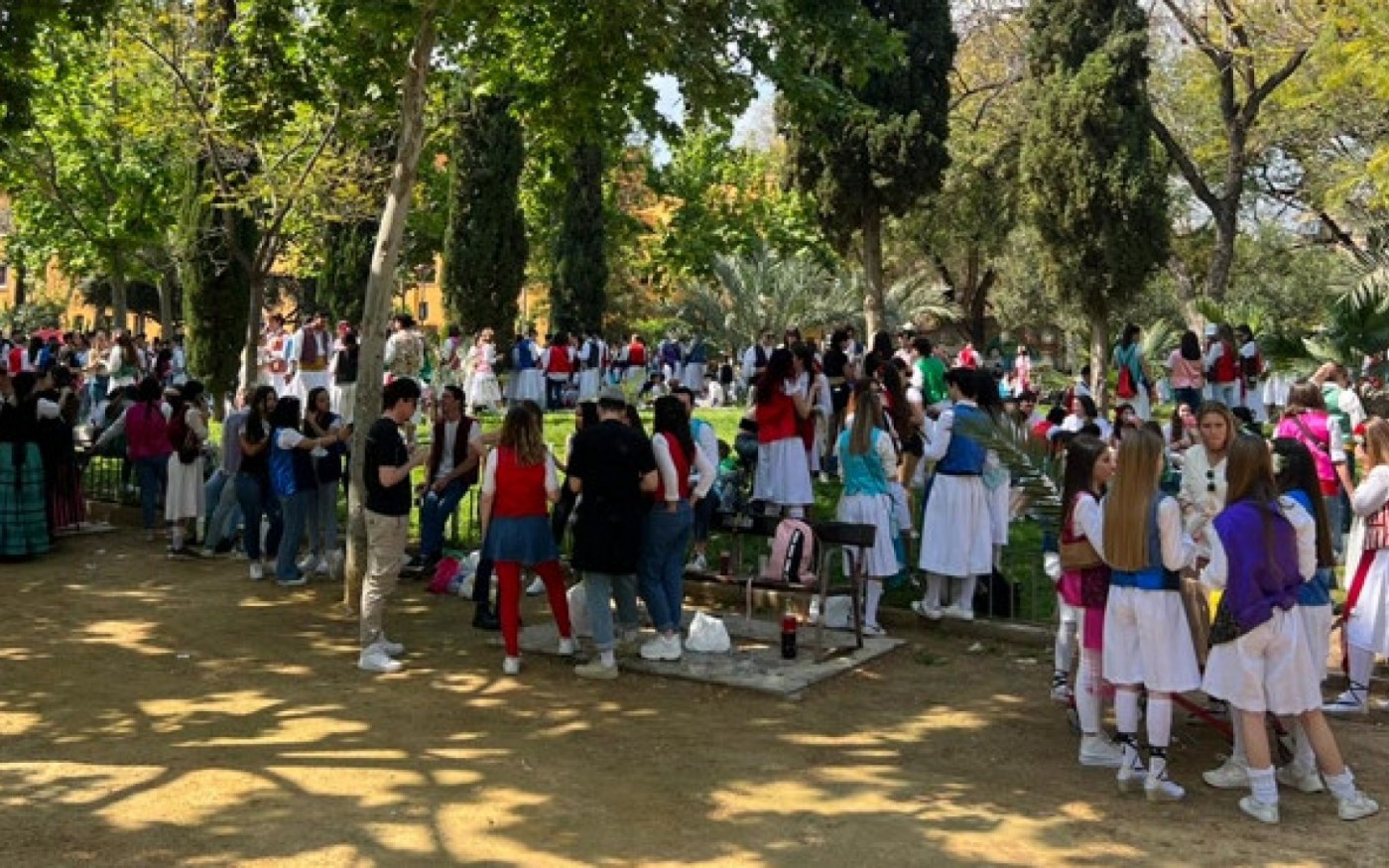 GALERÍA | Calles y parques a rebosar en el Bando de la Huerta