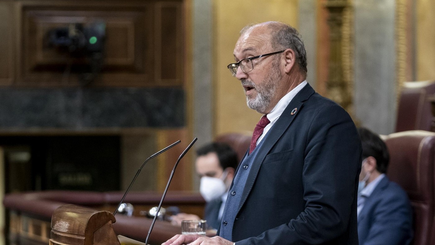 La juez de 'Mediador' rastrea 17 mordidas de un exdiputado del PSOE y otros beneficios como instalarse gratis placas solares
