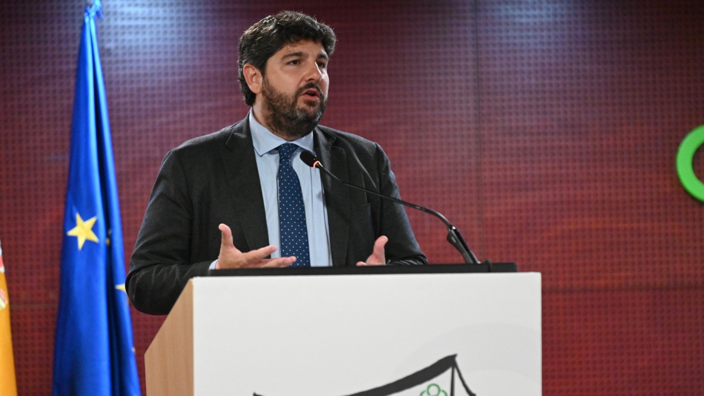 López Miras anuncia seis mil contrataciones de sanitarios para este verano