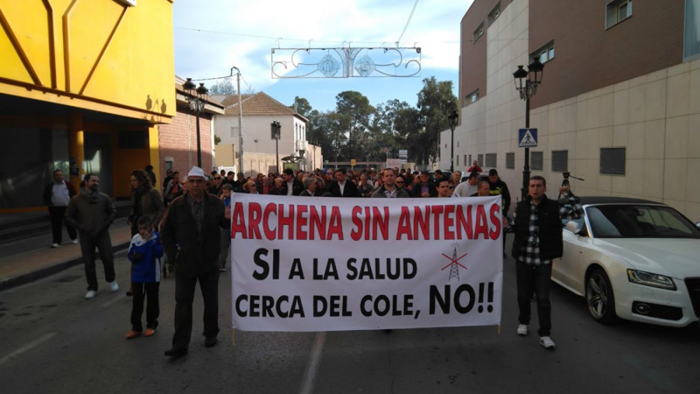 Vecinos de Archena se manifiestan en contra de una antena de telefonía móvil