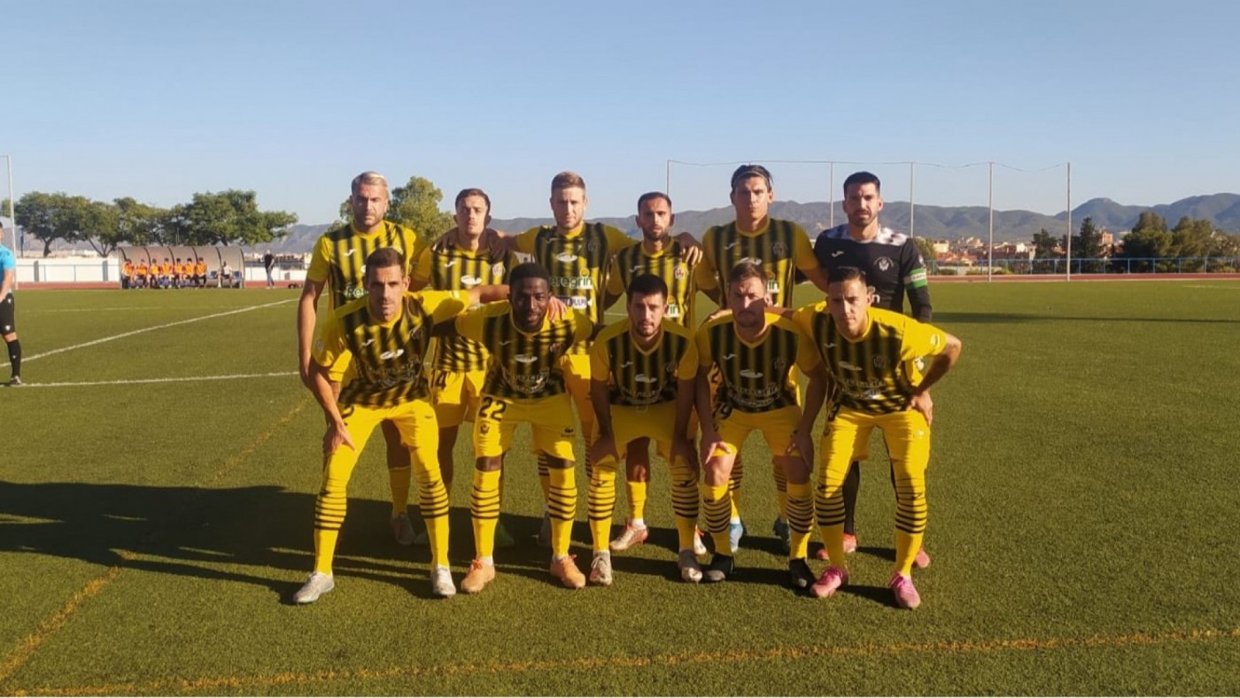 El Pulpileño recupera sensaciones y tumba a un Alcantarilla líder (1-2)