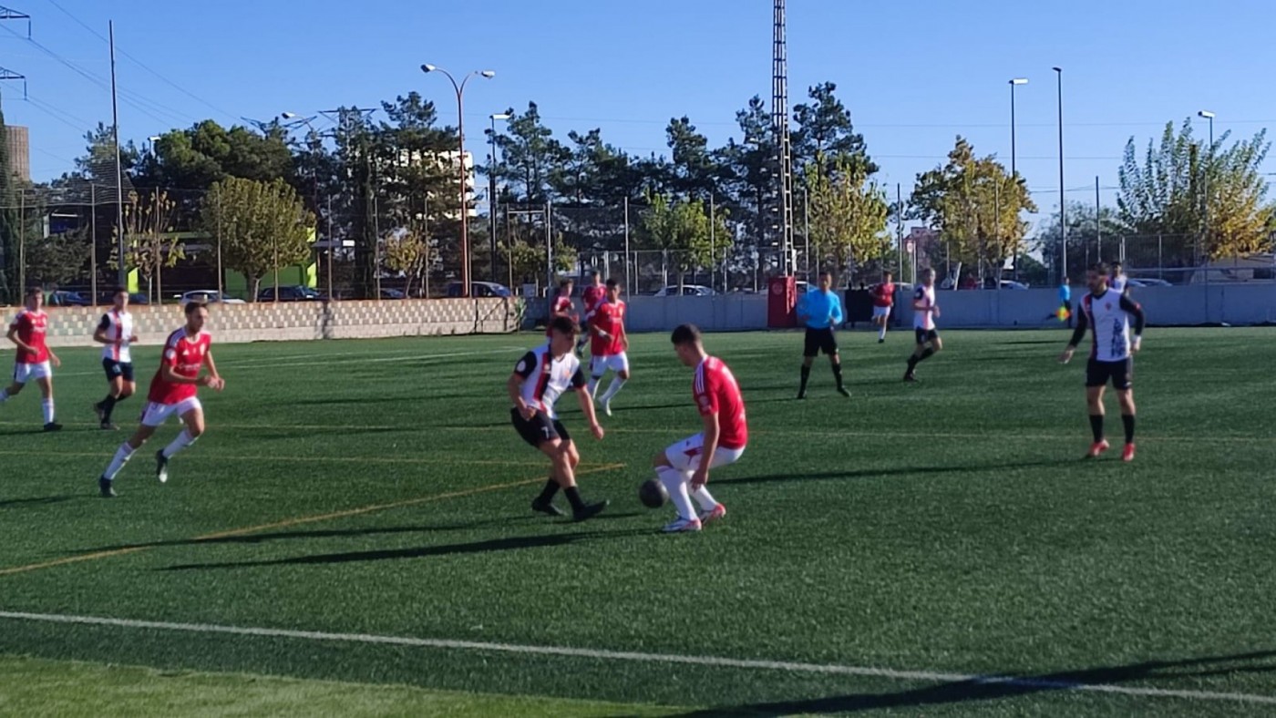 El Imperial impone su pegada ante el Ciudad de Murcia (2-0)