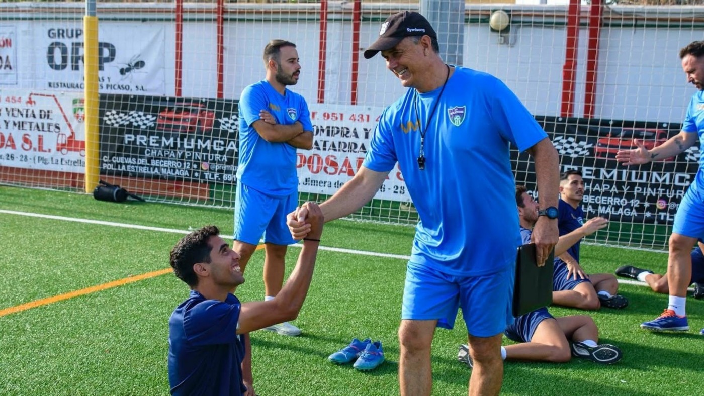 Campos: "Está costando convencer a los jugadores, pero estoy contento con lo que vamos fichando"