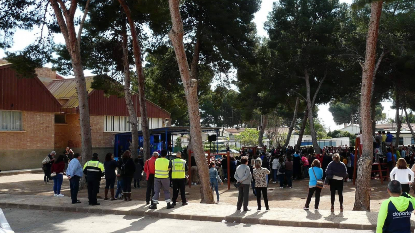 250 nidos de vencejo retrasan las obras del colegio Nuestra Señora de Loreto de San Javier