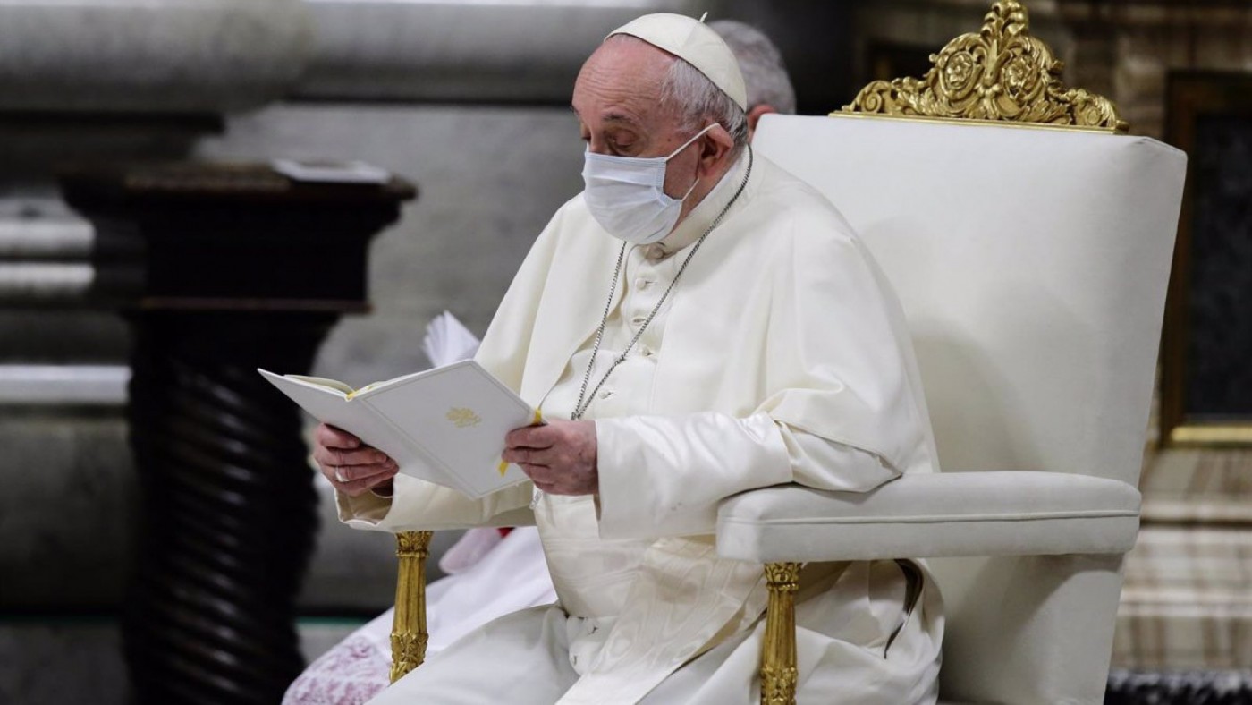 El Papa Francisco visita la embajada rusa ante la Santa Sede para intentar mediar en el conflicto