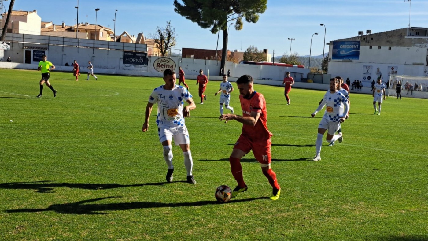 El Caravaca le araña un punto al líder (1-1)