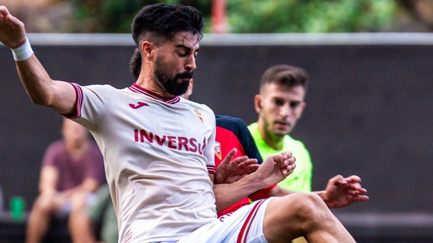 El Real Murcia evita la eliminación in extremis ante el Mensajero (1-2)