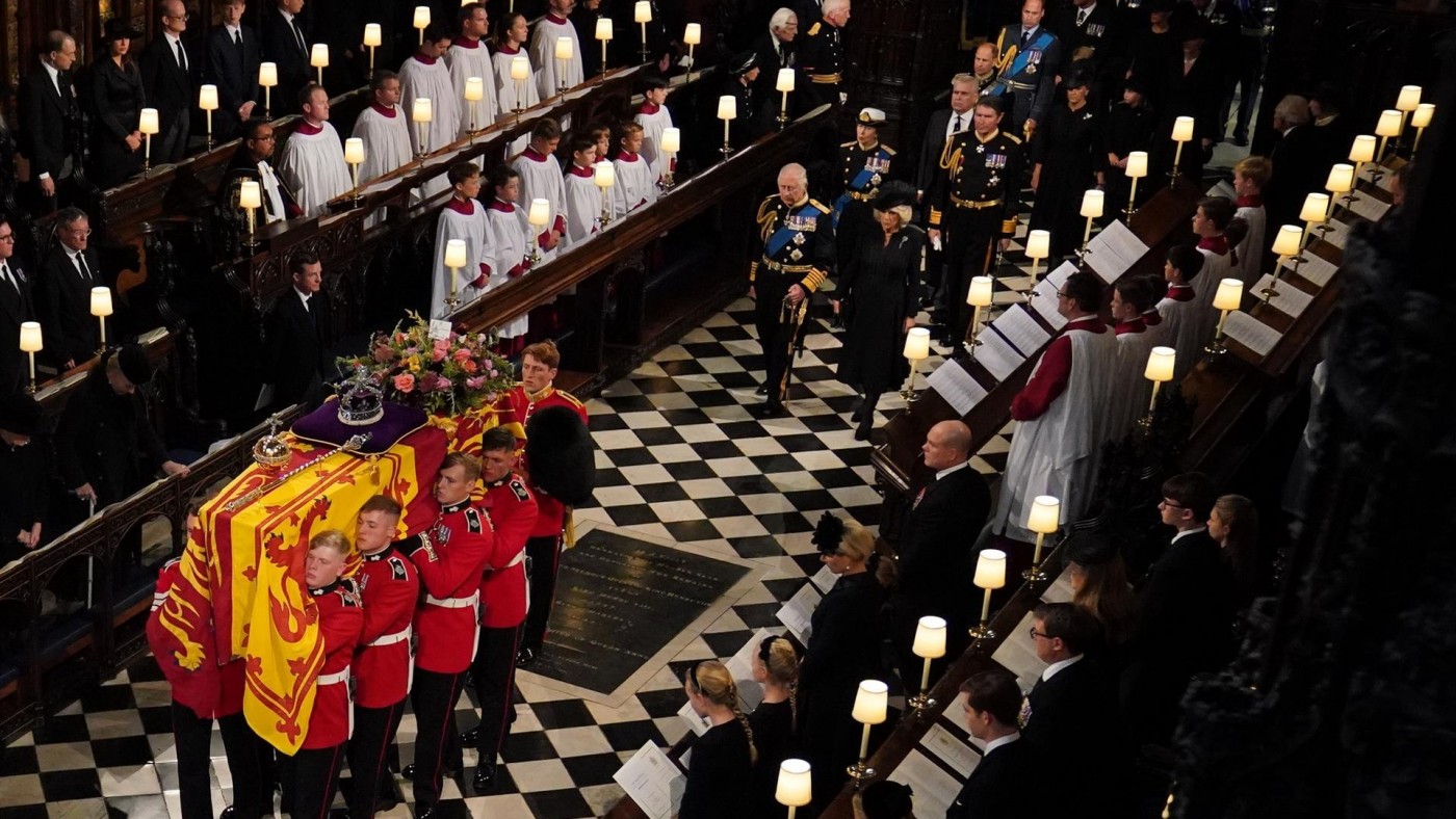 La capilla de Windsor acoge el último homenaje público a Isabel II