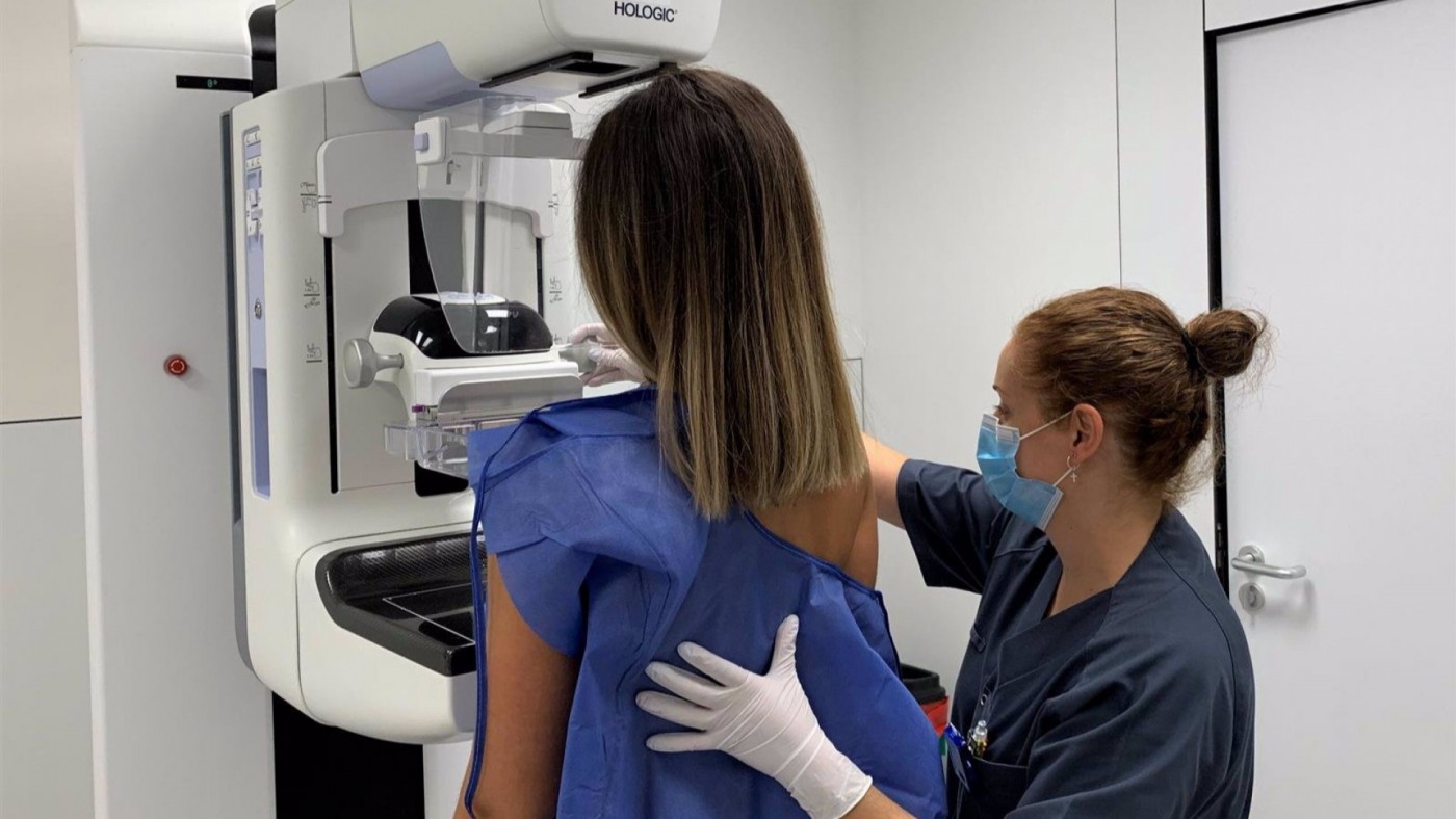 La Región de Murcia realizará mamografías a las mujeres a partir de los 45 años