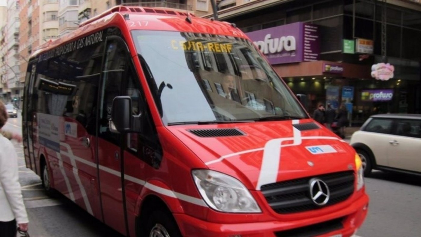 Los trabajadores de Transportes de Murcia retoman mañana sábado su actividad habitual