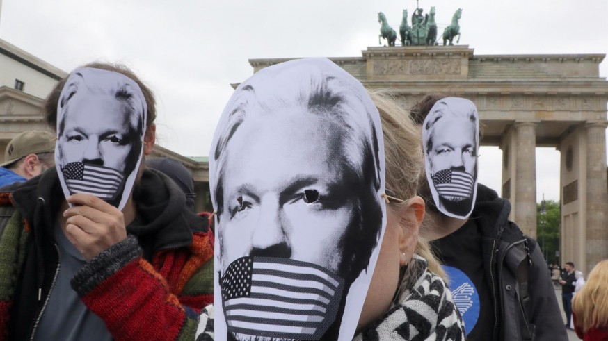 Julian Assange, en libertad bajo fianza tras un acuerdo con el Gobierno de EEUU