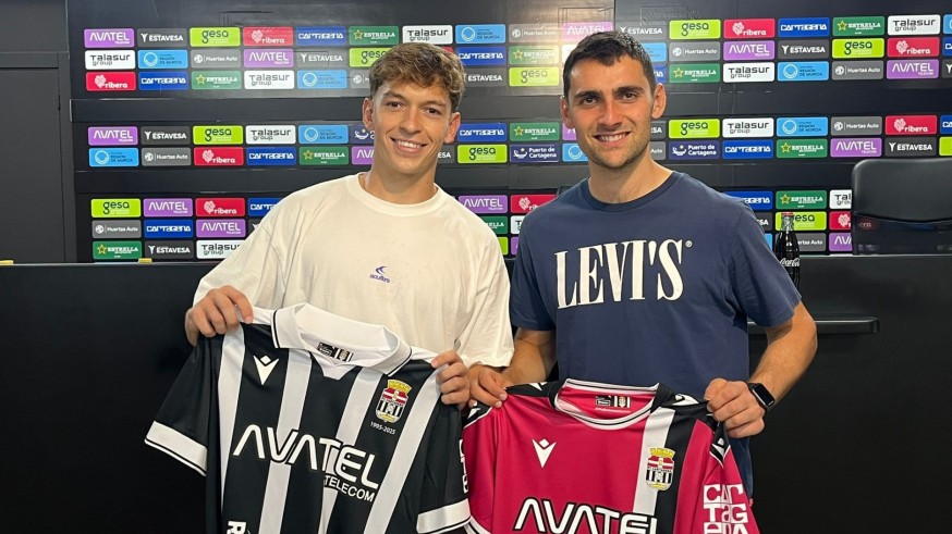 Diego Gómez y Ander Martín, polivalencia para cerrar el ataque albinegro