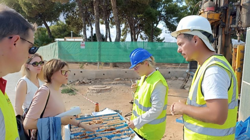 Comienzan los sondeos para conocer la capacidad de fijación de nitratos de los humedales costeros del Mar Menor