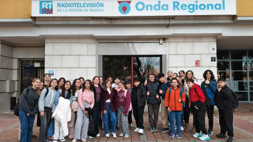 Visita a la radio del IES Villa de Alguazas
