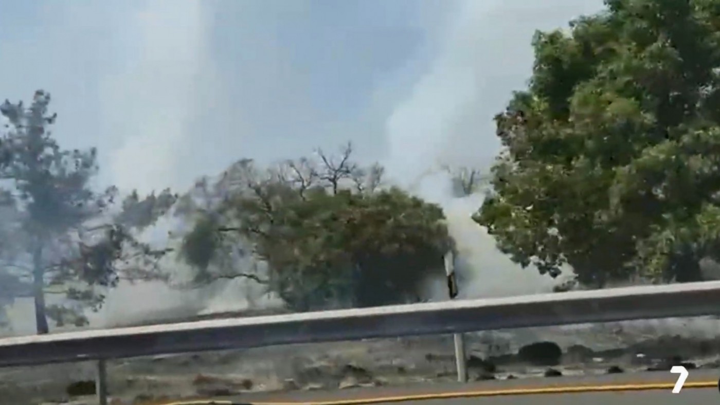 Extinguido el incendio con varios focos declarado en el Puerto de la Cadena