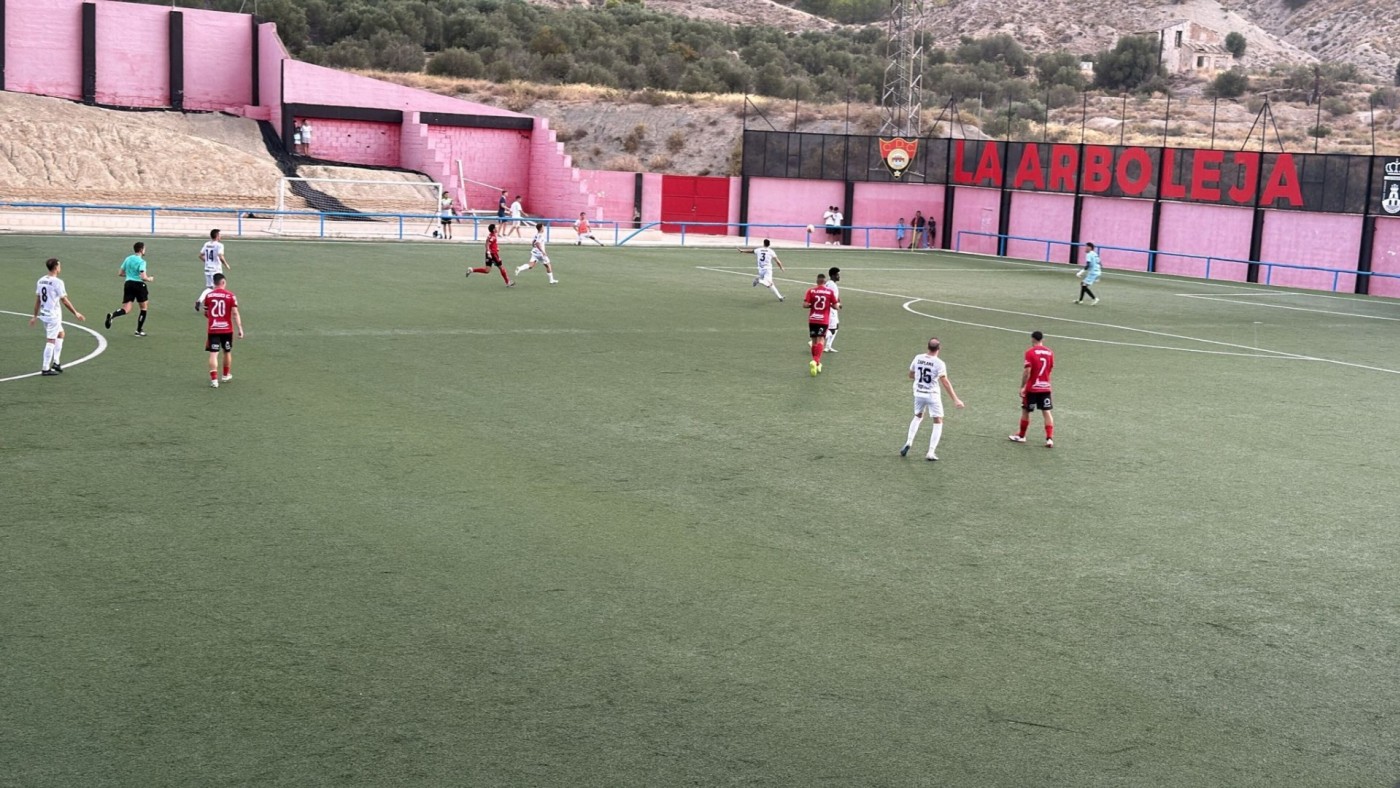 El Cieza arranca la liga con victoria ante Caravaca (2-0)