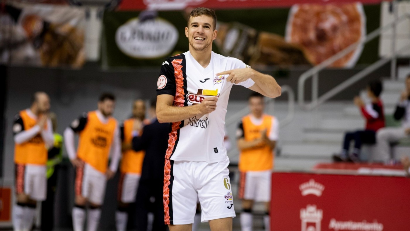 Alberto García: "Puede ser mi último derbi y quiero regalar un triunfo a la afición"