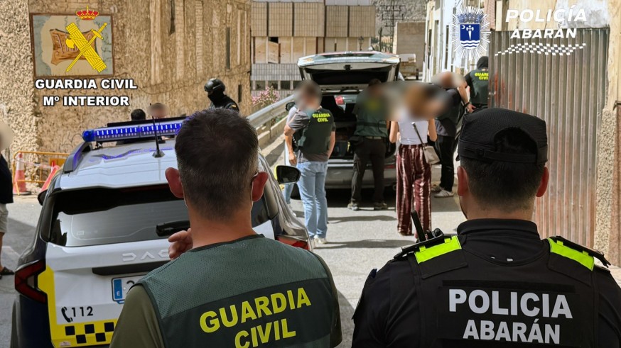 Desmantelado un punto de venta de droga abierto las 24 horas en Abarán: detenidos un padre y su hijo menor de edad
