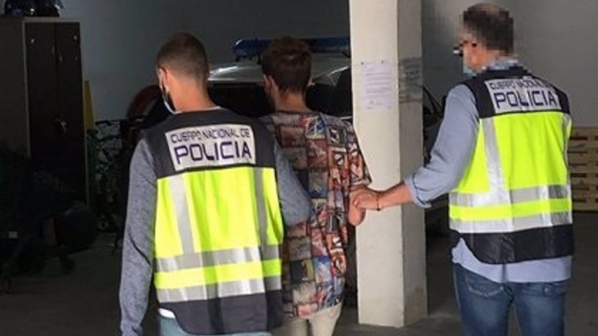 Detenido por hacerse pasar por menor en Internet