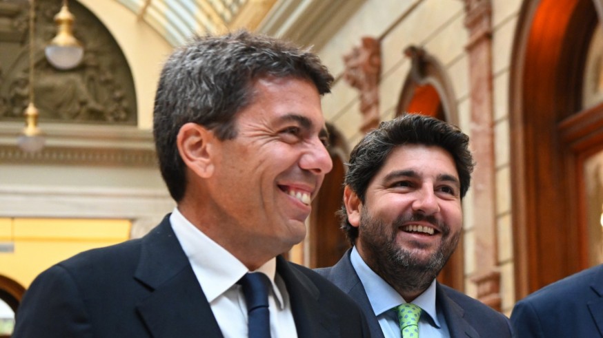 López Miras apela a los constitucionalistas: "Tenemos que estar más unidos y fuertes que nunca"