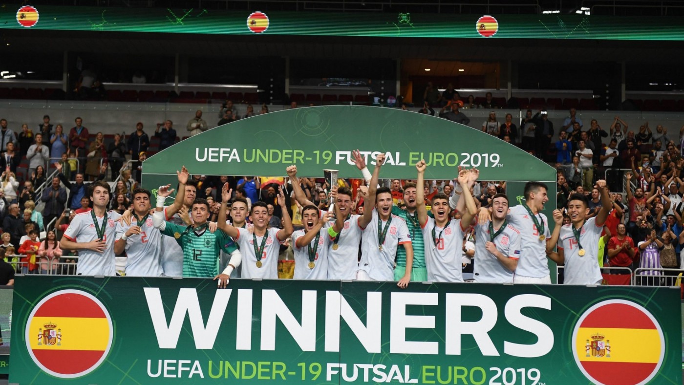 La selección sub-19 celebrando el Europeo. Foto: LNFS