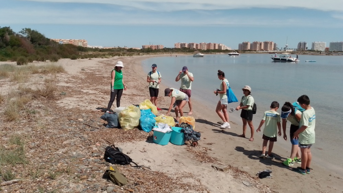 Murcia y Alicante tiene la mayor densidad de plásticos flotantes del Sureste