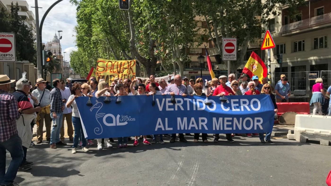Manifestación de vecinos del Mar Menor en Murcia (foto: ORM)