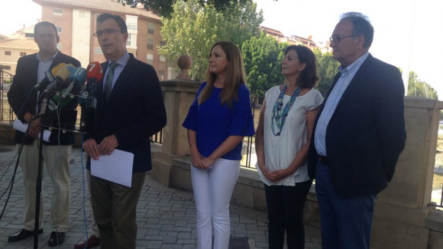 Rueda de prensa de Ballesta junto a los diputados del PP por Murcia en el Congreso